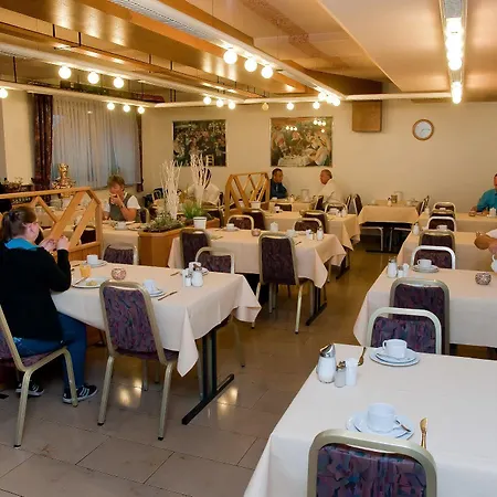 Hotell Europa 3*